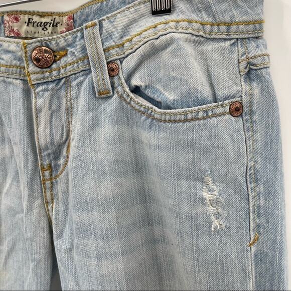 Fragile Distressed Light Wash Relaxed Fit Boyfriend Jeans Indie Grunge Size 3 - Picture 2 of 8